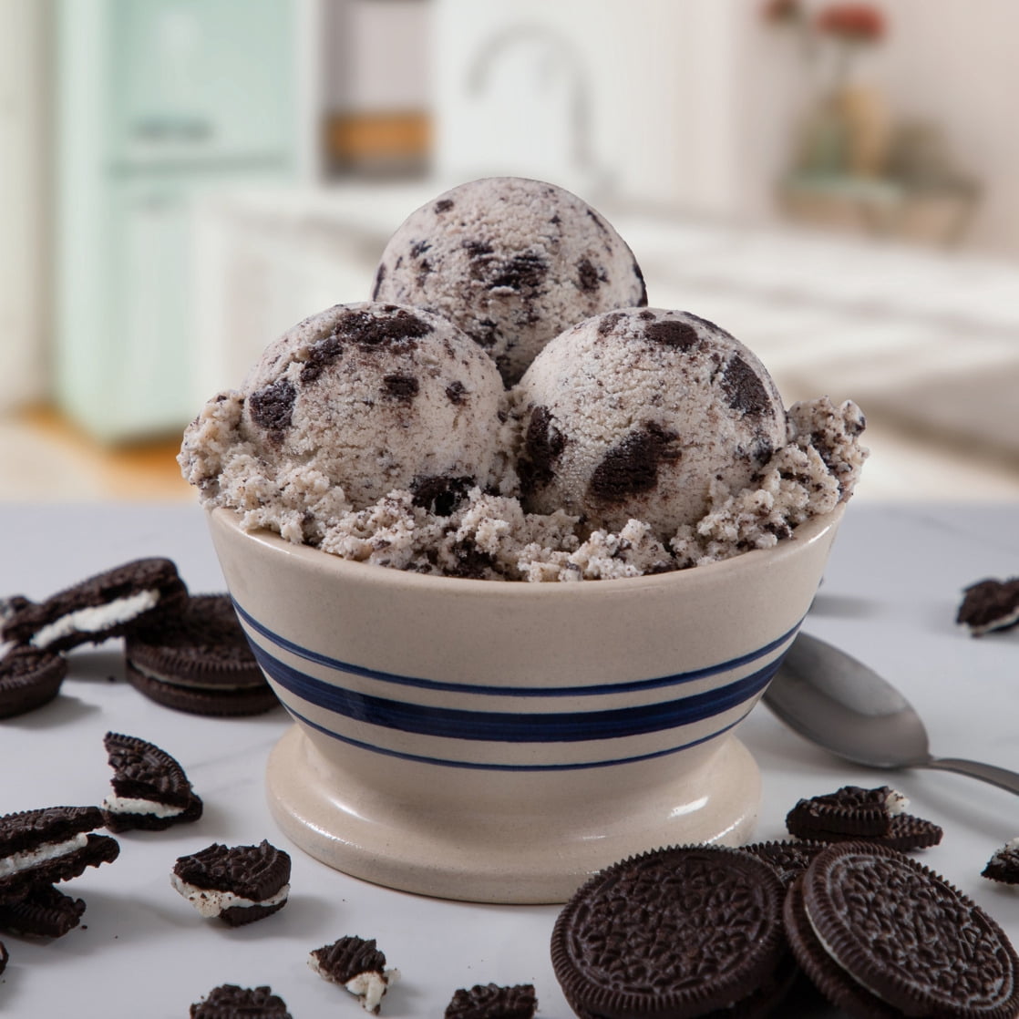 Blue Bell Gold Rim Cookies 'n Cream Ice Cream Pint, 16 fl oz