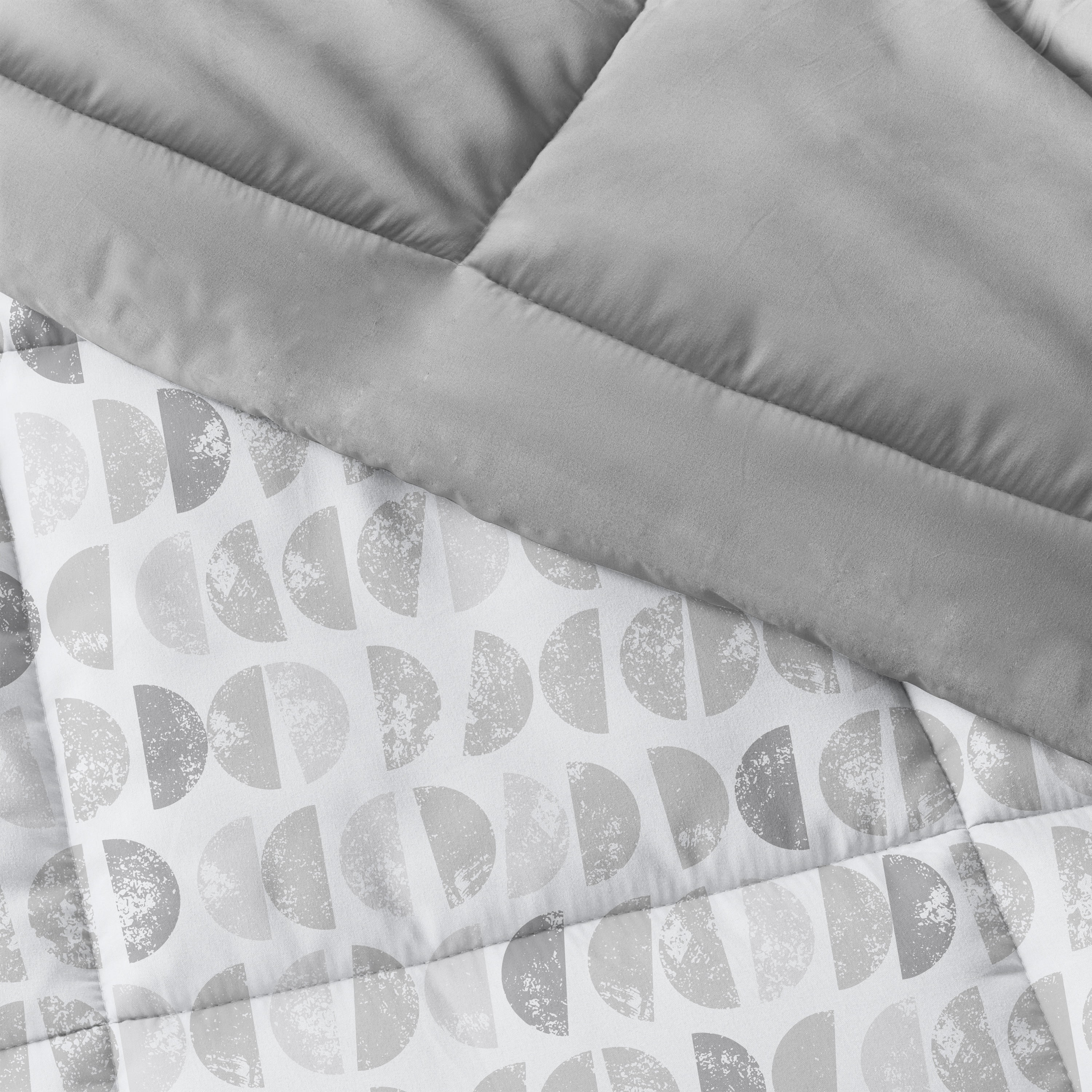 Noble Linens 3-Piece Light Gray Moonlight Stars Reversible Print Comforter Set, Full/Queen