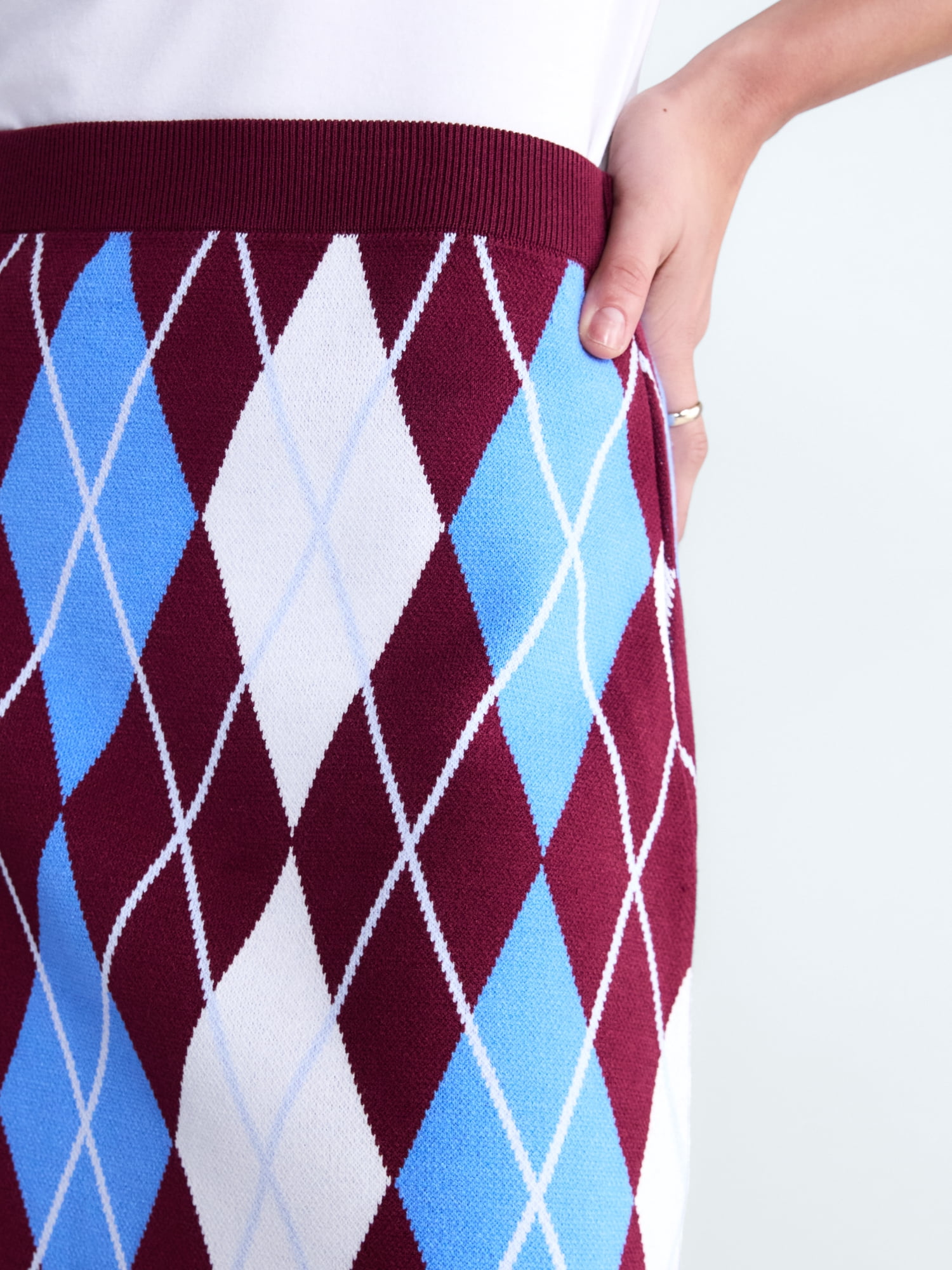 Free Assembly Women's and Women's Plus Missy Pull On Argyle Mini Pull On Sweater Skirt, Sizes XS-4X