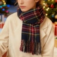 thumbnail image 1 of Bufanda de invierno cálida para mujer, tipo chal grande, ideal para clima frío. Bufanda larga de punto grueso a cuadros azul oscuro y rojo. Suave y ligera, unisex., 1 of 4