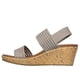 thumbnail image 2 of Sandalia con cuña Skechers Beverlee-Sheer Luck para mujer, color topo, 2 of 3