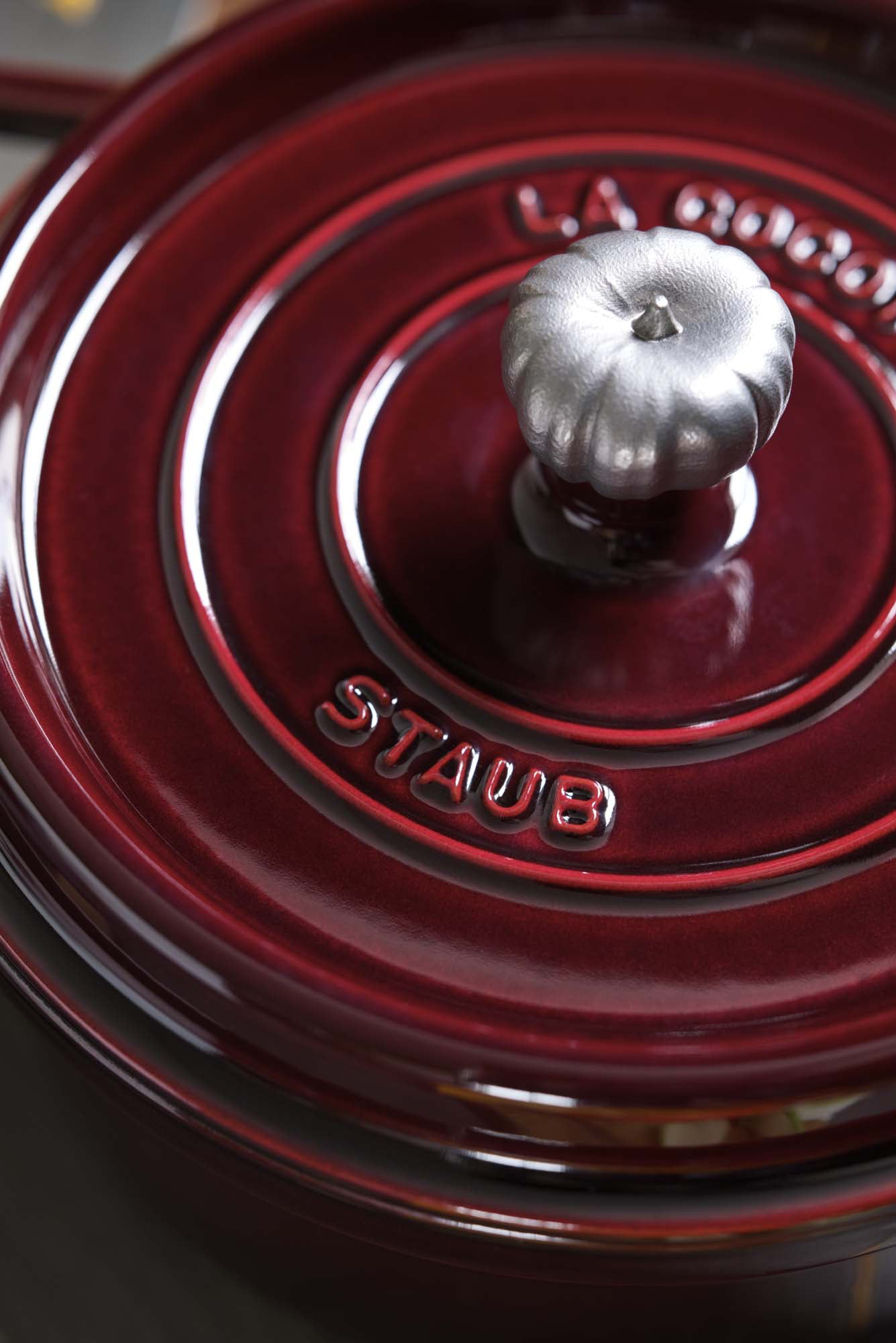 Staub Cast Iron Round Cocotte, Dutch Oven, 5.5-quart, serves 5-6, Made in  France, Cherry, 5.5-qt - Ralphs