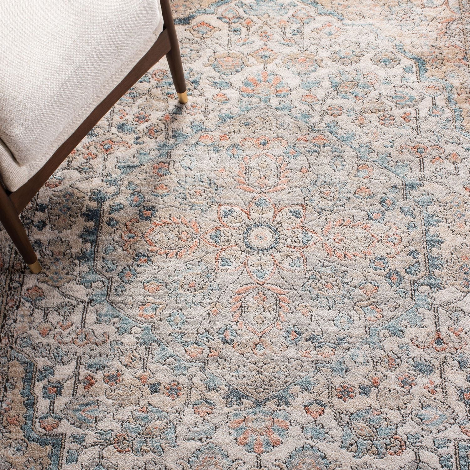 SAFAVIEH Oregon Avalon Distressed Traditional Area Rug
