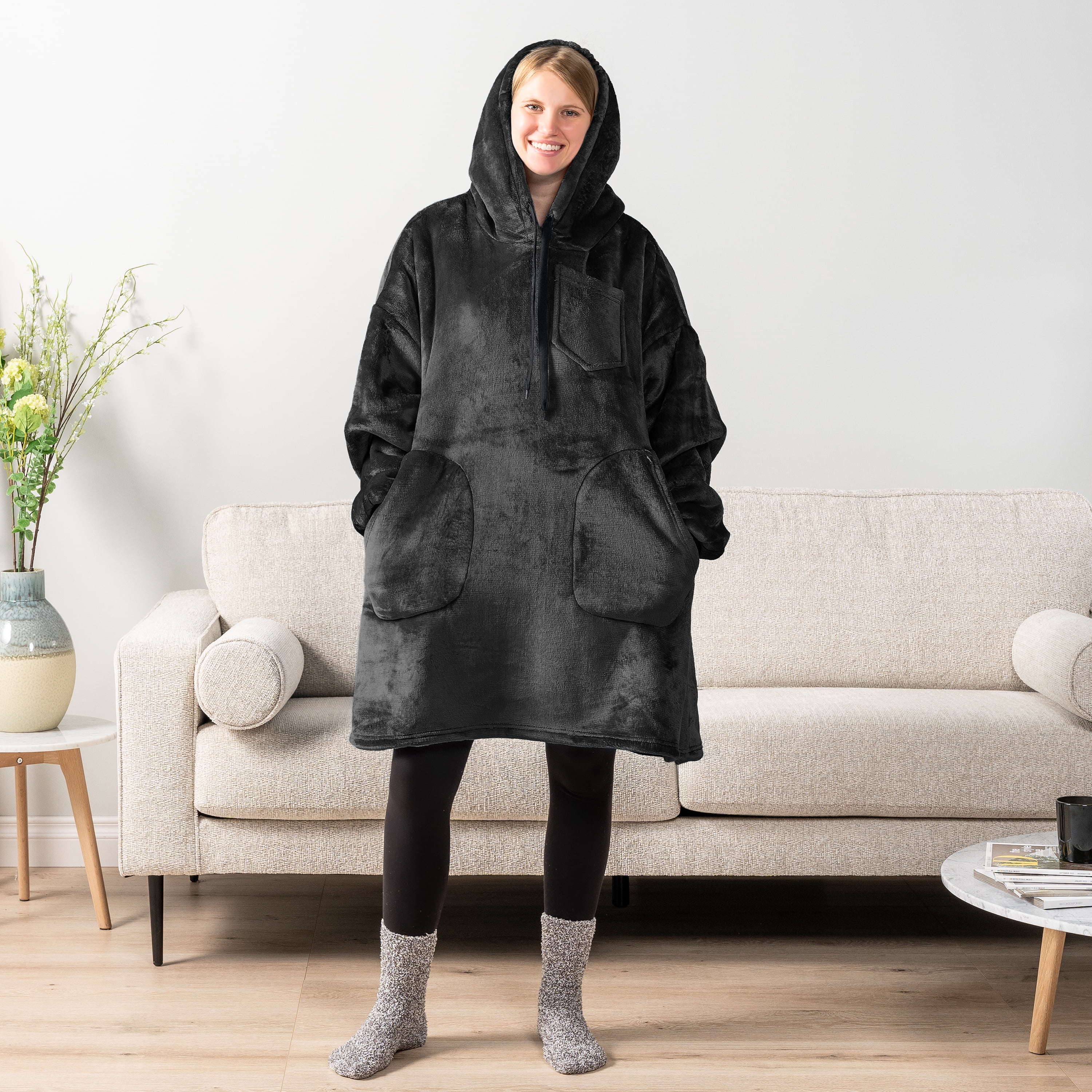 PAVILIA Blanket Hoodie for Women Black, Sherpa Wearable Blanket Men, Cozy Oversized Sweatshirt Blanket, Warm Fleece Hooded Blanket Sweater with Sleeves and Two Big Pocket, Black