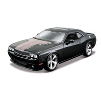 Maisto Toys Car: 1:24 Scale 2008 Dodge Challenger SRT8 Diecast Model