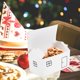 thumbnail image 2 of KAKOWELY 10 cajas de regalo pequeñas con forma de casa, para postres, galletas y regalos., 2 of 5