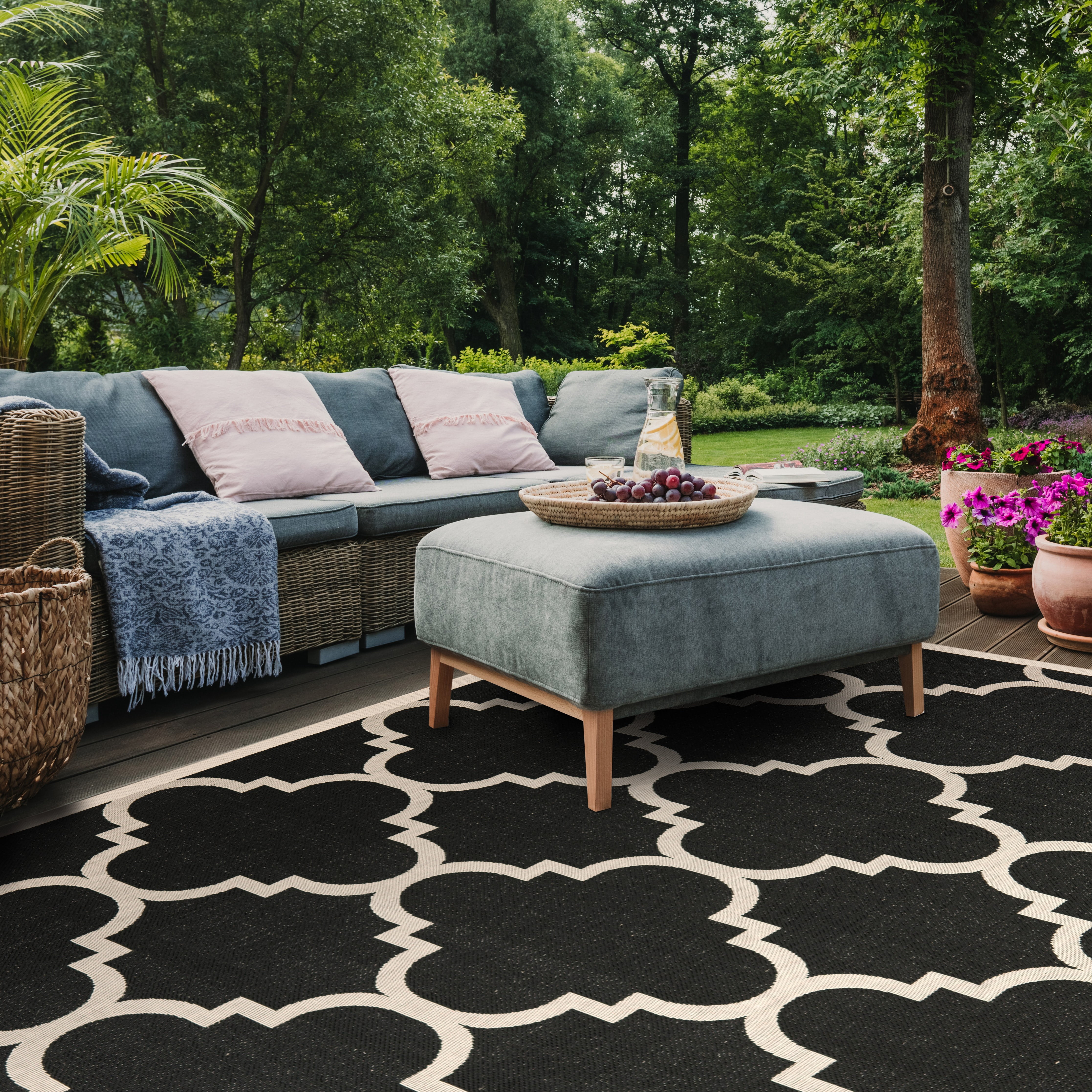 Safavieh Courtyard Becky Geometric Indoor/Outdoor Area Rug, Black/Beige, 6'7" x 6'7" Square