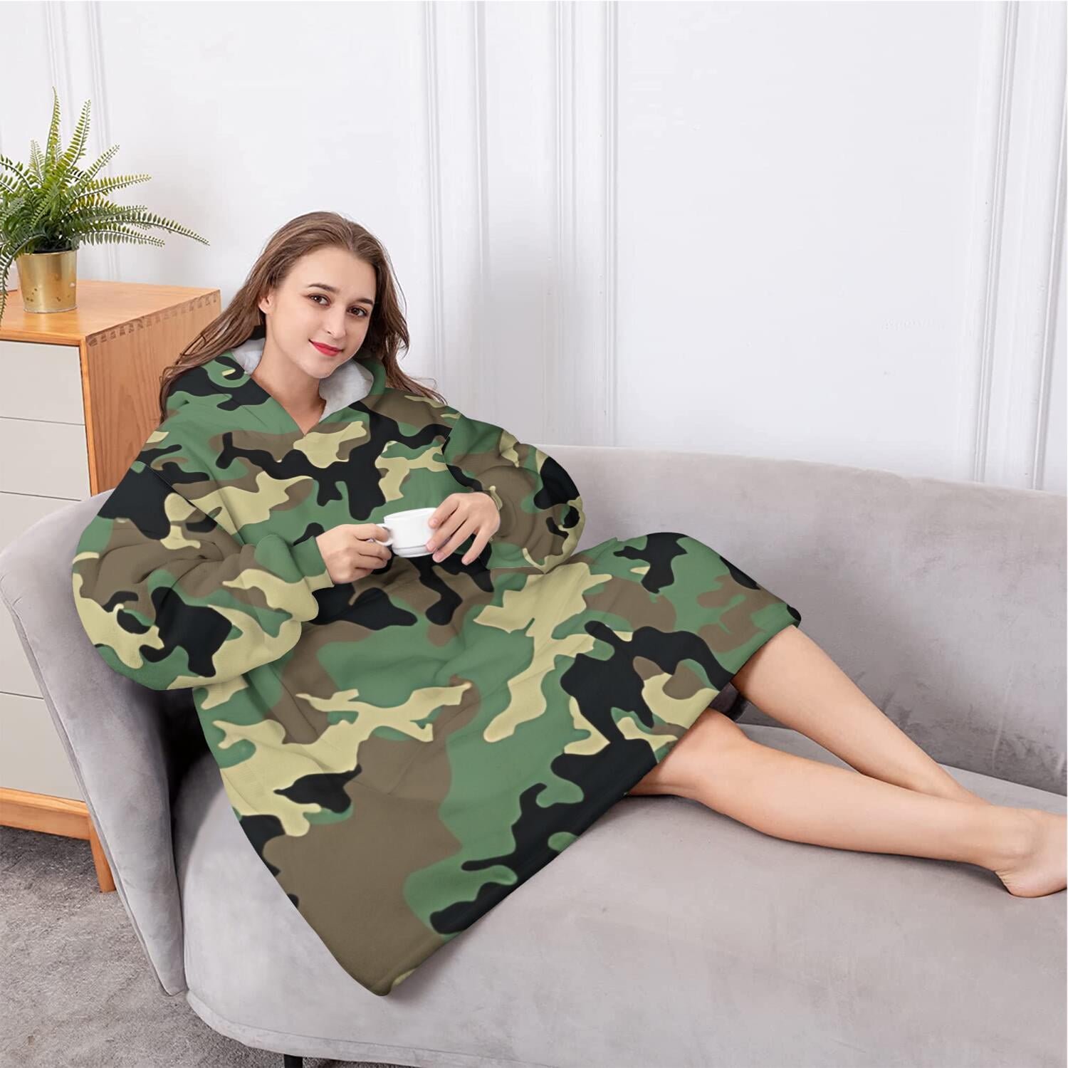 Oversized Wearable Blanket Hoodie,Classic Camo Green Black Pattern Sherpa Blanket Hoodie with Super Pockets,Super Warm Fuzzy Pullover for Women & Men