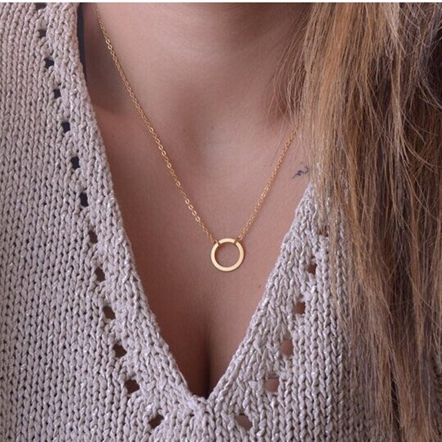 Collar con colgante de palo redondo minimalista para mujer, collar de clavícula de perlas, cadena larga de hojas, joyería de moda, regalo de declaración para niña