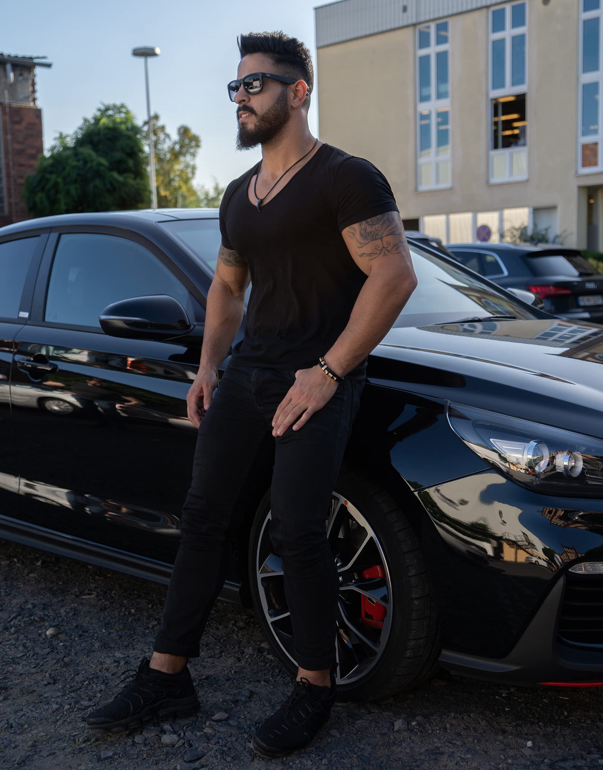SERASAR Leather Necklace for Men "Wolf" with Stainless steel Pendant and Magnetic Closure, Black 50cm, incliding Gift box