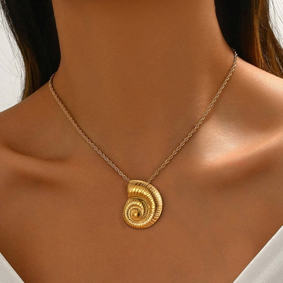 Shell Seashell Necklace for Women, Elegant Conch Pendant Necklace with Spiral Design, Stainless Steel Gold Plated Minimalist Statement Jewelry, Ocean Inspired Gift for Her