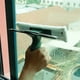 thumbnail image 5 of Escobilla de goma para ventana de microfibra con pulverizador 4 en 1,limpiador con botella pulverizadora de agua para vidrio de ducha interior y exterior e incluso para su coche, 5 of 6