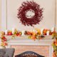 thumbnail image 4 of Guirnalda de puerta festiva 1 unidad decoración de corona de Acción de Gracias 1181 x 1181 pulgadas hojas de otoño de plástico calabaza y bayas para colgar en la pared ideal, 4 of 8
