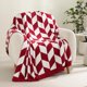 thumbnail image 5 of Manta Snuggle Sac Christmas Red, 152 x 203 cm, tejido acogedor, 5 of 6