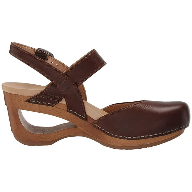 closed toe dansko sandals