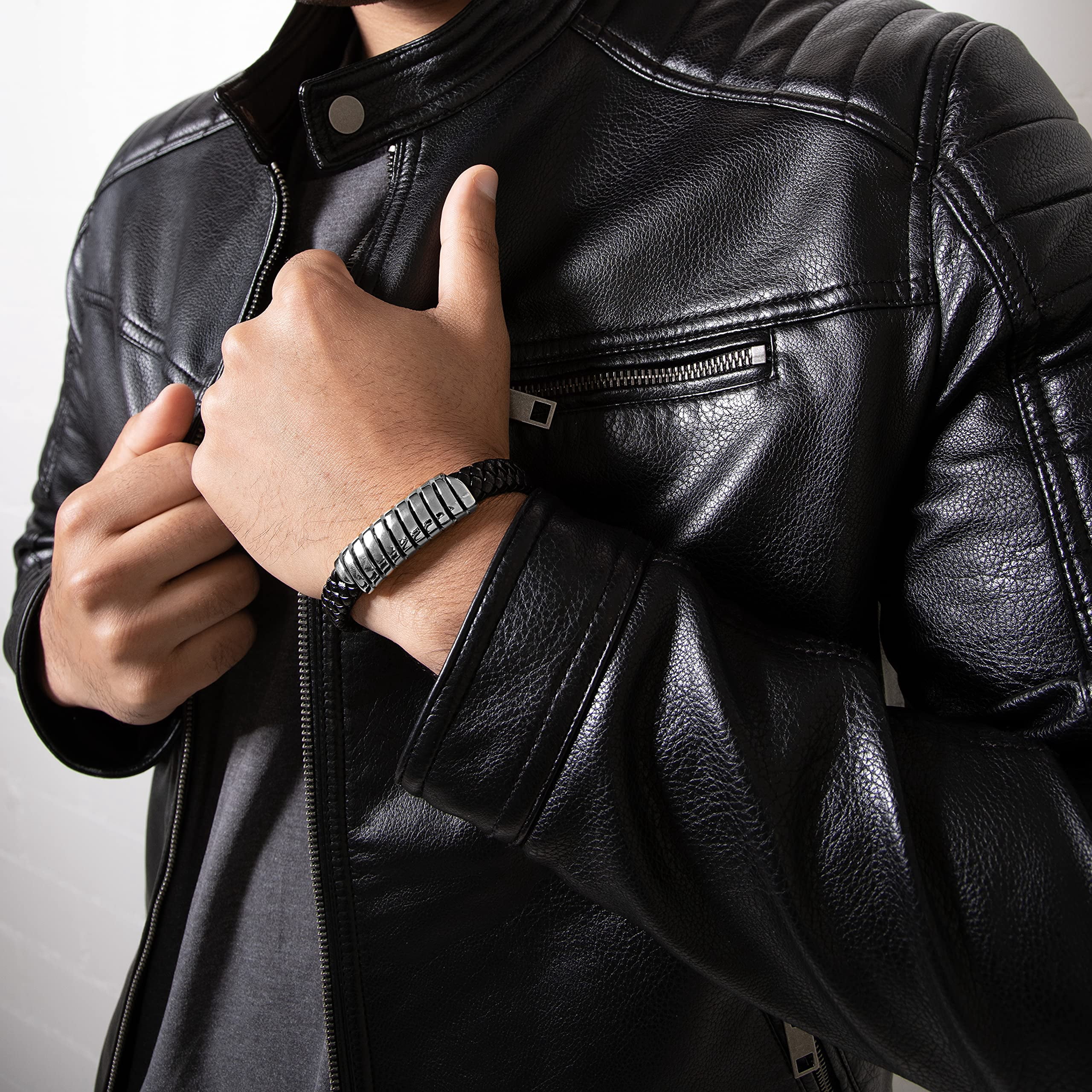 SERASAR Leather Bracelet for Men "Helix" with stainless steel magnetic closure, Silver 20cm, including gift box