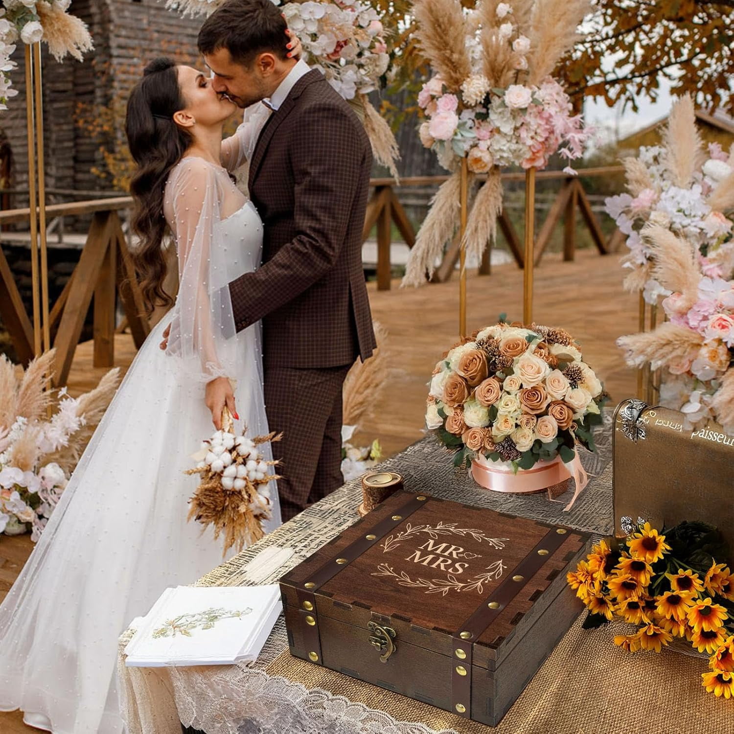 MHSIOAP-Wooden Wedding Keepsake Box, Mr Mrs Memory Box with Lids, Wedding Engagement Gift Decorative Storage Boxes for Couples, Newlyweds, Bridal Shower, Vintage-Inspired Chasing for Special Memories