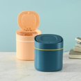 thumbnail image 3 of Cubo de basura de escritorio, lindo cubo de tamaño pequeño, cubo de almacenamiento con tapa, mini cubo de comestibles para el hogar junto a la cama con tapa, simple, 3 of 6