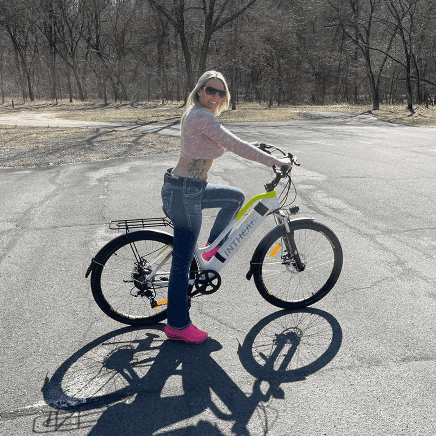 INTHEAIR Adult Electric Commuting Bicycles 500W Ebike, 26" E-bike, 36V 10Ah Removable Battery ELectric Bike for Adults UL2849，White