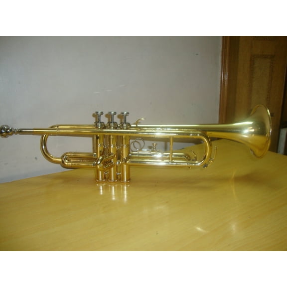 WEEKEND SALE Sai Musical Trumpet Bb Brass With Case Mouthpiece Nicely Tuned