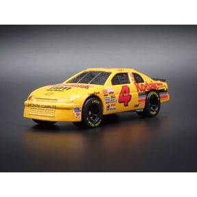(Open Box) 1996 CHEVROLET MONTE CARLO 4 STERLING MARLIN NASCAR 1:64 SCALE DIECAST MODEL CAR