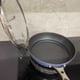 thumbnail image 2 of Soporte de acero inoxidable con almohadilla de silicona para tapas de ollas y sartenes, almacenamiento antideslizante, 2 of 7