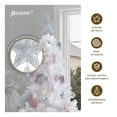 thumbnail image 3 of Set Esferas y Adornos Navideños para Árbol de Navidad Esquimal, 22 Piezas (Gris Plateado), 3 of 6