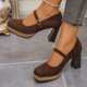 thumbnail image 5 of Los Tacones de los Pies Anchos de las Mujeres de Moda Desgaste Casual Versátil de Gran Tamaño de Bajo Corte Hebilla Correa Dedo Del Pie Tacón Grueso Zapatos de Tacón Alto con Plantillas de Zapato Gru, 5 of 9
