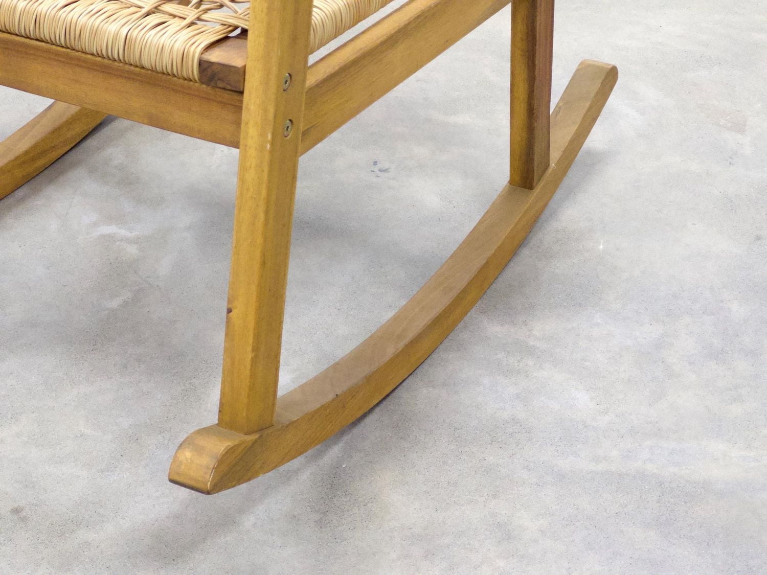 Chaise berçante Lara avec assise et dossier en osier