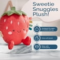 thumbnail image 4 of Peluche Itzy Ritzy Snuggles Strawberry para bebés y niños, 4 of 8