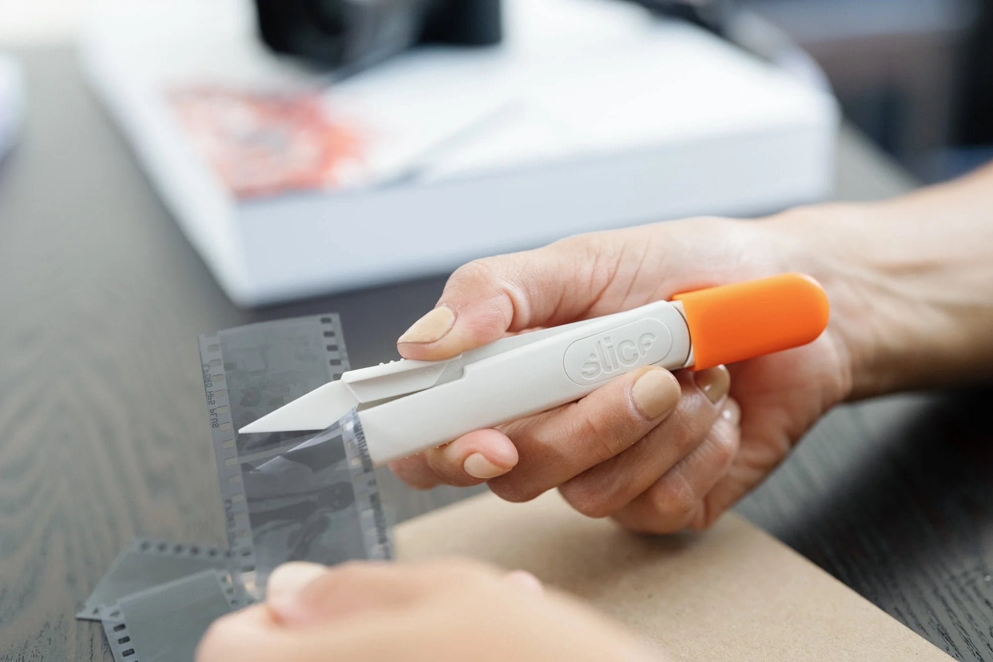 Slice 10595 Self-Opening Scissors | Easy-to-Use with Arthritis or Other Dexterity Issues, Ideal for Sewing, Tailoring & Fibre Artists | Finger Friendly Ceramic Safety Knife Blade