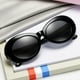 thumbnail image 3 of Gafas de sol blancas, gafas de sol ovaladas de moda, gafas de fotografía divertidas, adecuadas para múltiples escenarios, 3 of 5