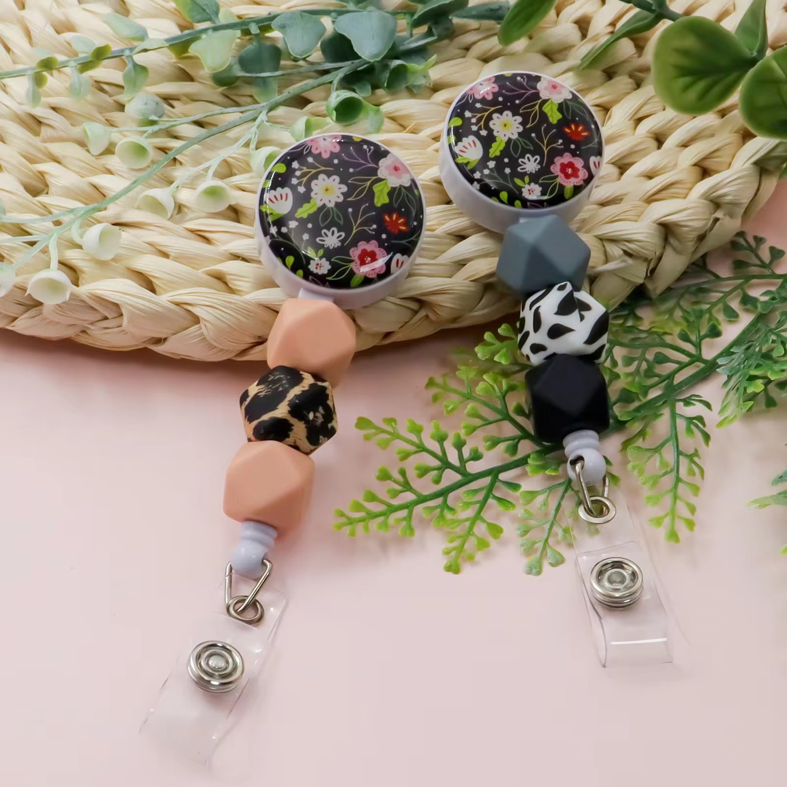 Multi-Angle Rotary Printing Silicone Beads Badge Reels for Multiple use Retractable Badge Holders Nursing Doctor Office Worker Teacher Student Name Id Decor
