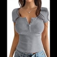 thumbnail image 1 of Camisetas de Verano de Corta con Cuello en U para Mujer, Blusa Informal de Punto Henley con Botones Acanalados. Gris S, 1 of 10