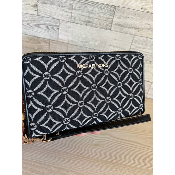 Michael Kors Jet Set Travel Large Black Flat Multifunction Phone Case Wallet