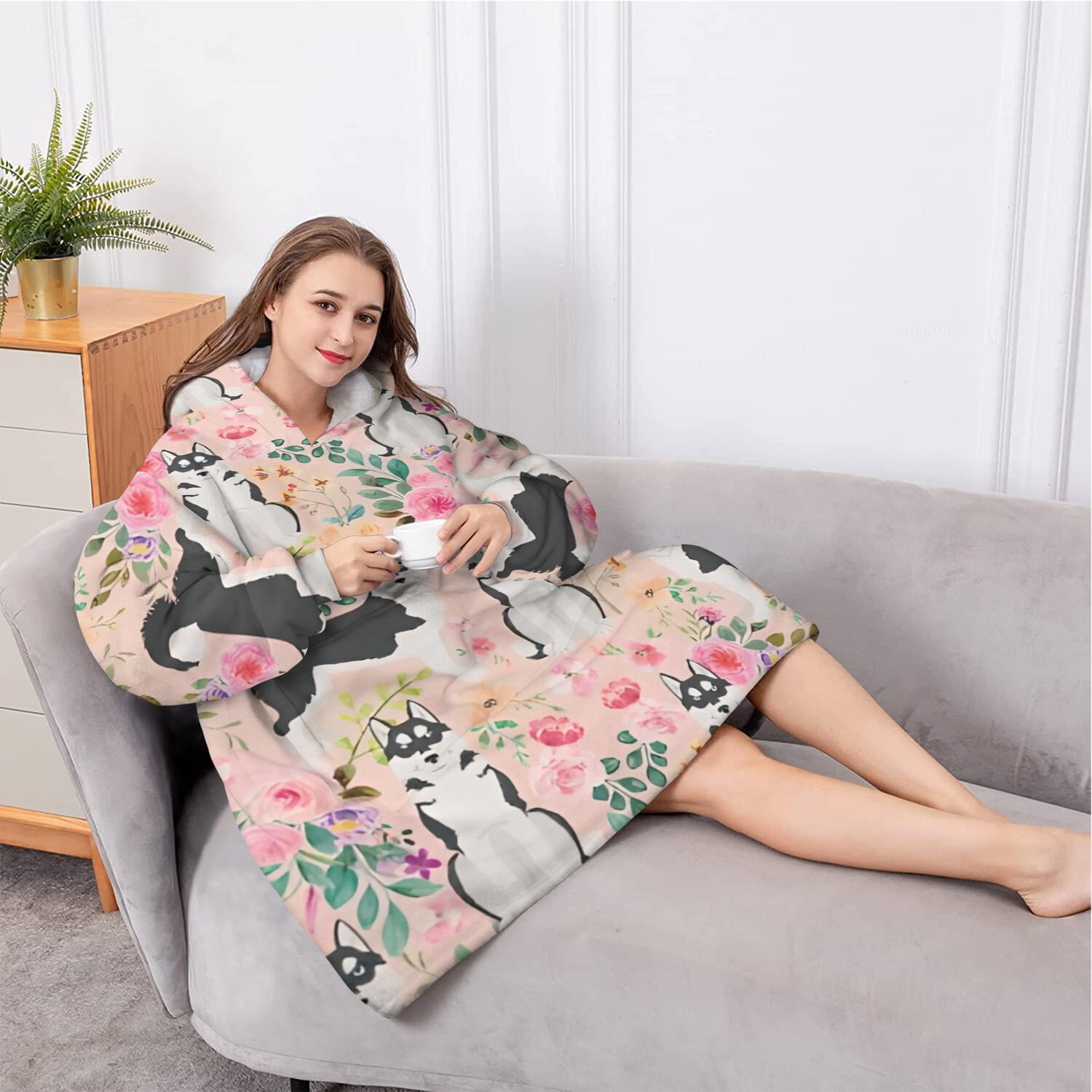 Oversized Wearable Blanket Hoodie,Husky Dog Flower Floral Sherpa Blanket Hoodie with Super Pockets,Super Warm Fuzzy Pullover for Women & Men