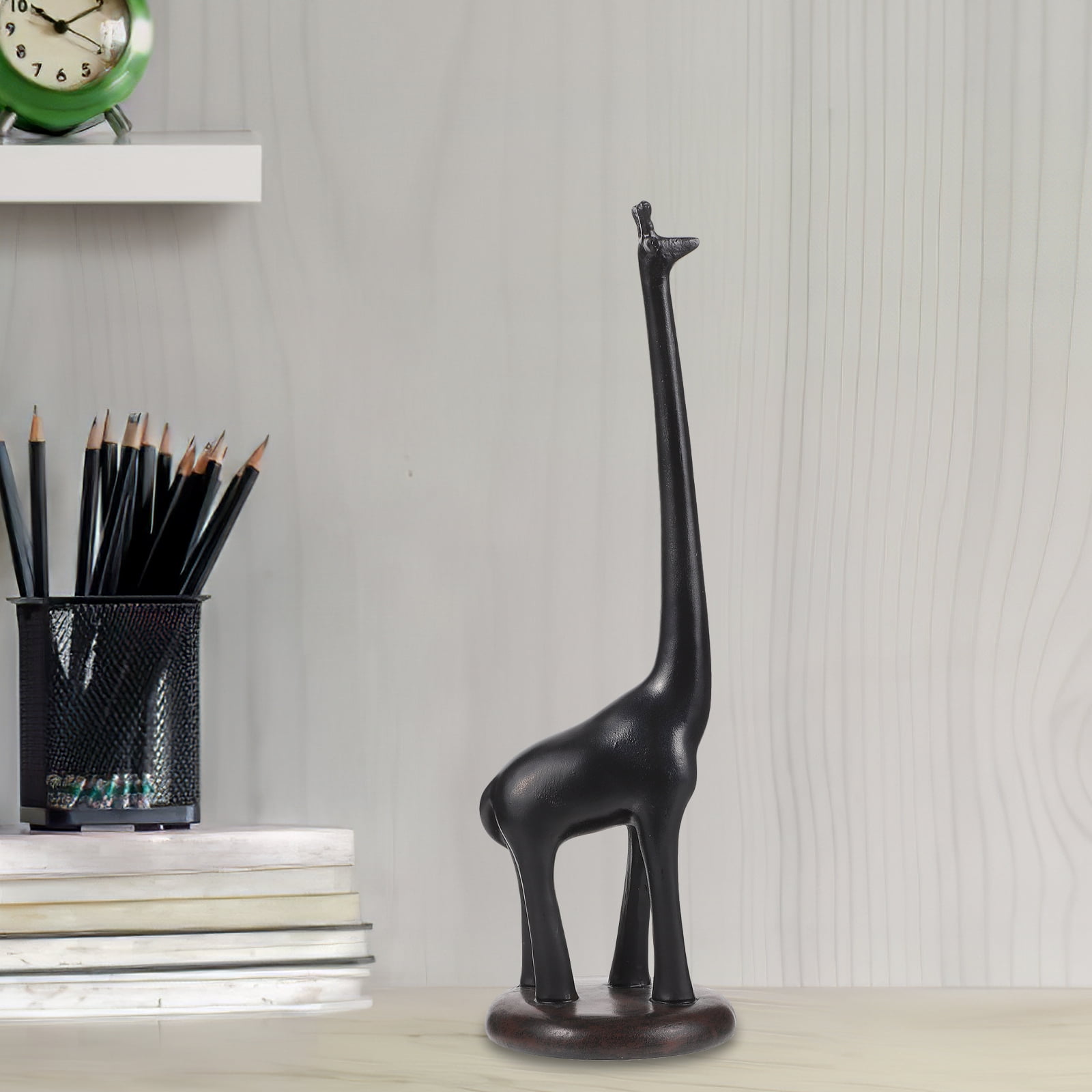 Vintage Style Giraffe Toilet Paper Holder and Towel Rack, Standing Bathroom Organizer Made from Synthetic Resin