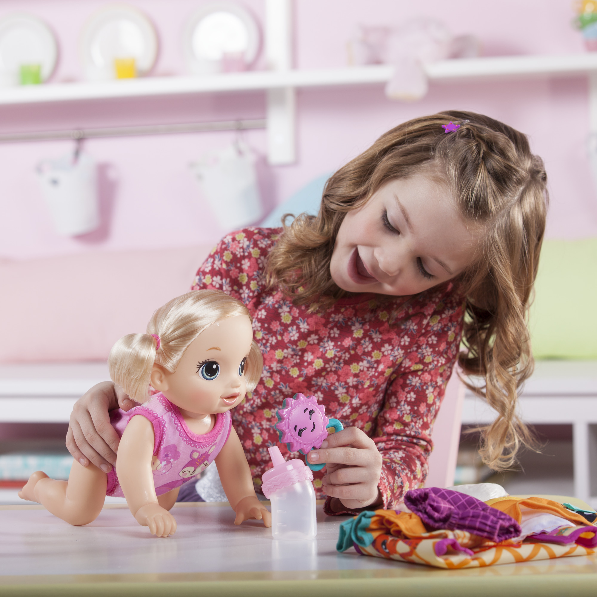 Baby Alive Baby Go Bye Bye: Blonde Hair Doll, for Ages 3 and up, 30+ Phrases and Sounds - image 4 of 13