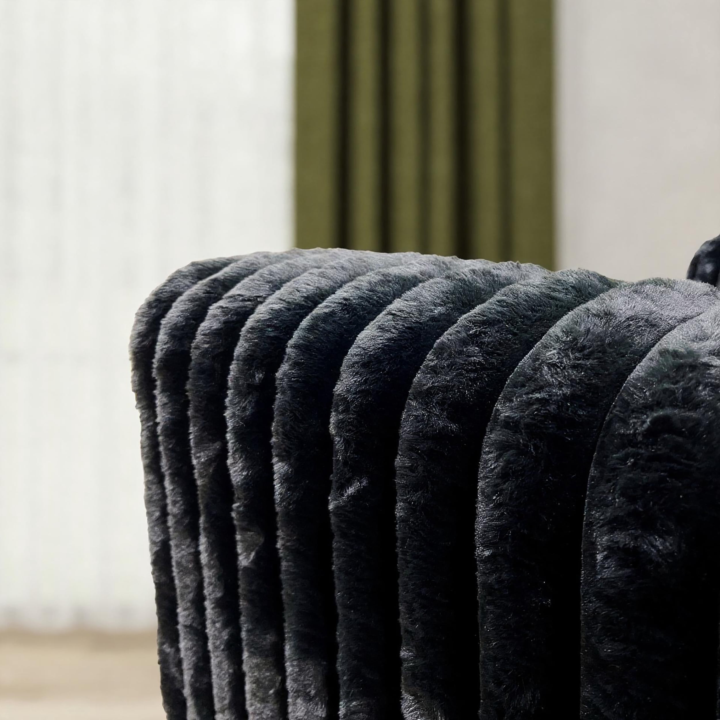 Roundhill Furniture Solenne Oversized Chair and a Half with Jumbo Corduroy Upholstery, Reversible Cushion, and Accent Pillow, Black