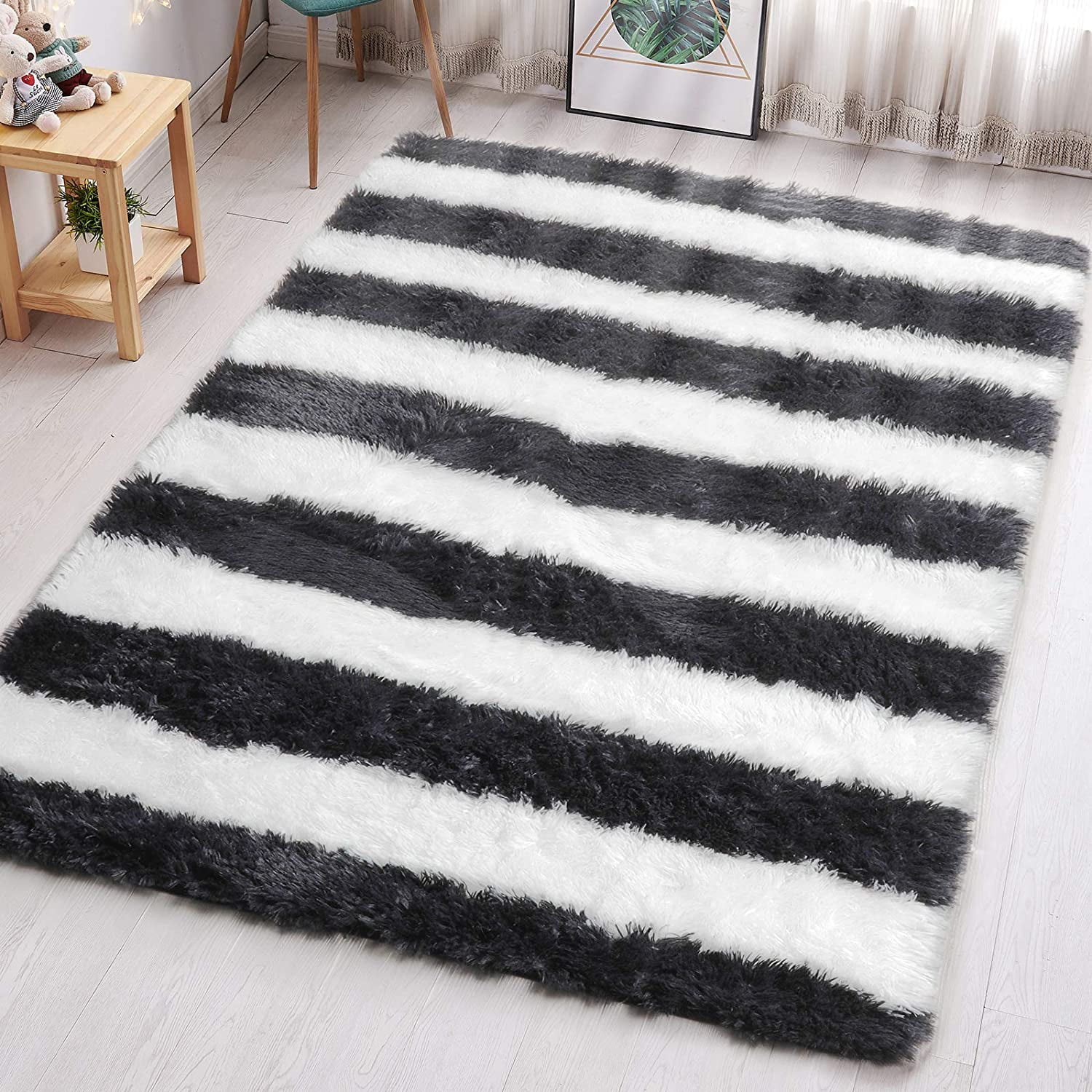 Merek Black and White Striped Shaggy Area Rugs for Living Room Bedroom