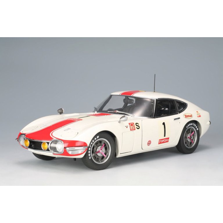 1967 Toyota 2000 GT 24 Hour Fuji #1, White - Auto Art 86715 - 1/18