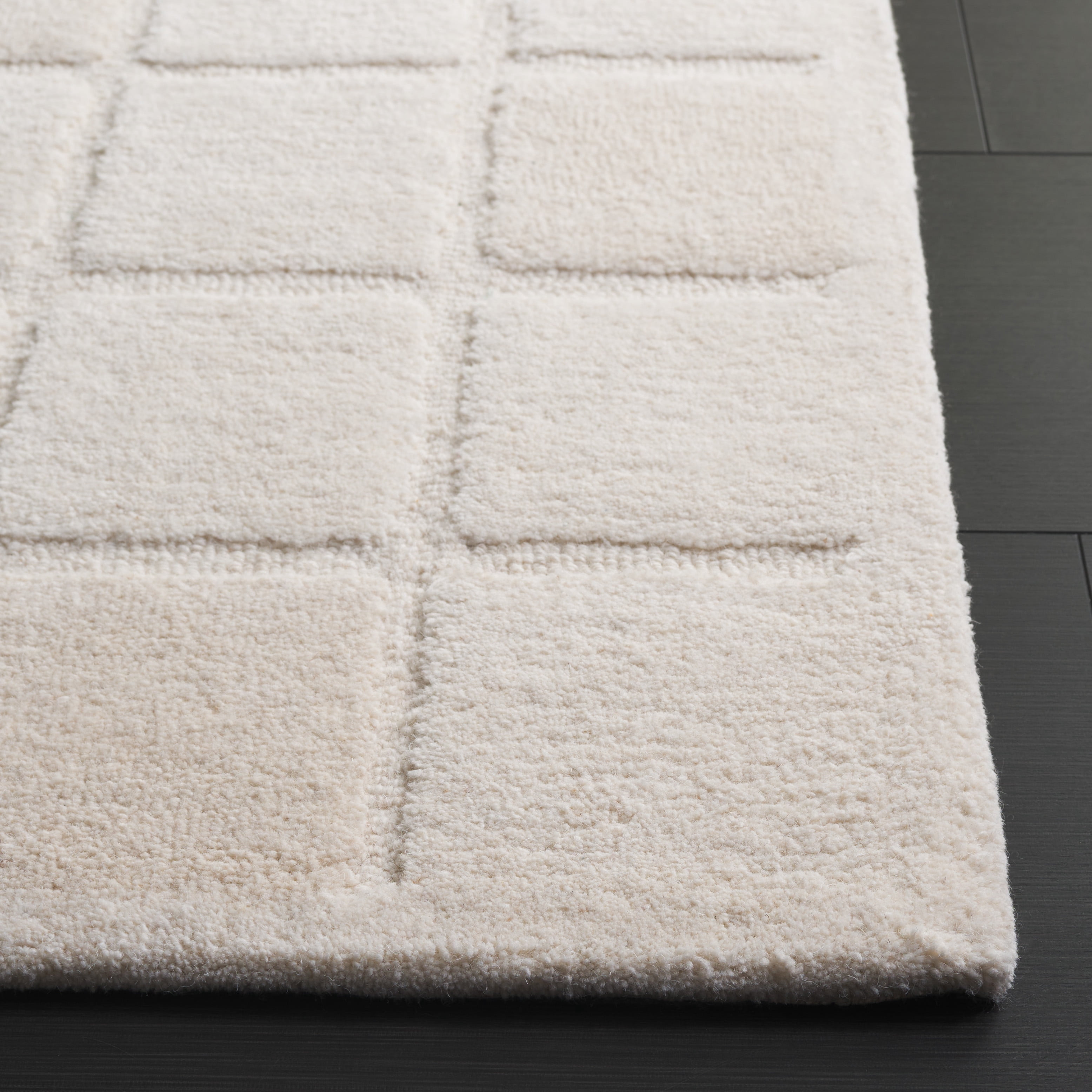 SAFAVIEH Mykonos Donnchad Geometric Area Rug, Ivory, 9' x 12'