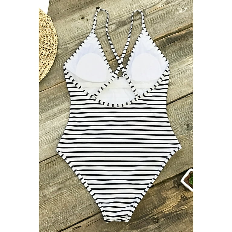 CUPSHE Plus Size Emerge Cutout Crisscross One Piece Swimsuit in