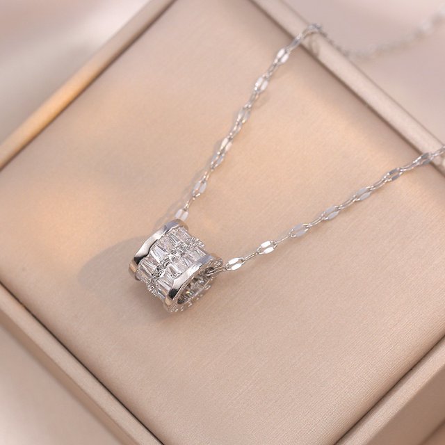 Collar de acero de titanio Sentido del estilo de las mujeres Collar grande de estilo japonés y coreano Cadena de clavícula Estilo frío