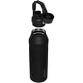 thumbnail image 2 of Botella de agua Stanley IceFlow Fast Flow de 1,5 L con aislamiento negro, 2 of 7
