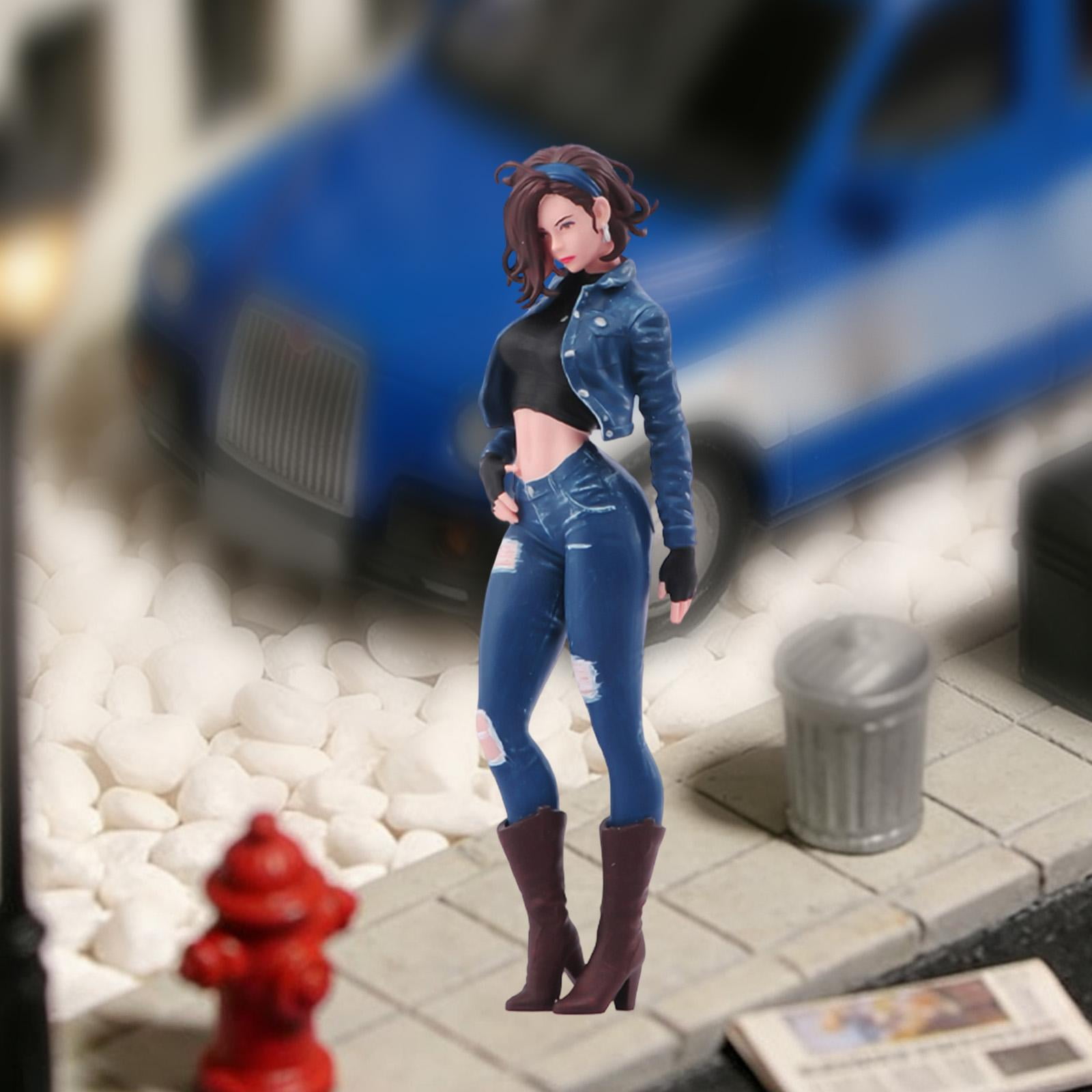 Miniature Figures Model 1/24 Scale Hand Painted Resin Feature for Car Model Display Home Decor and Collectors
