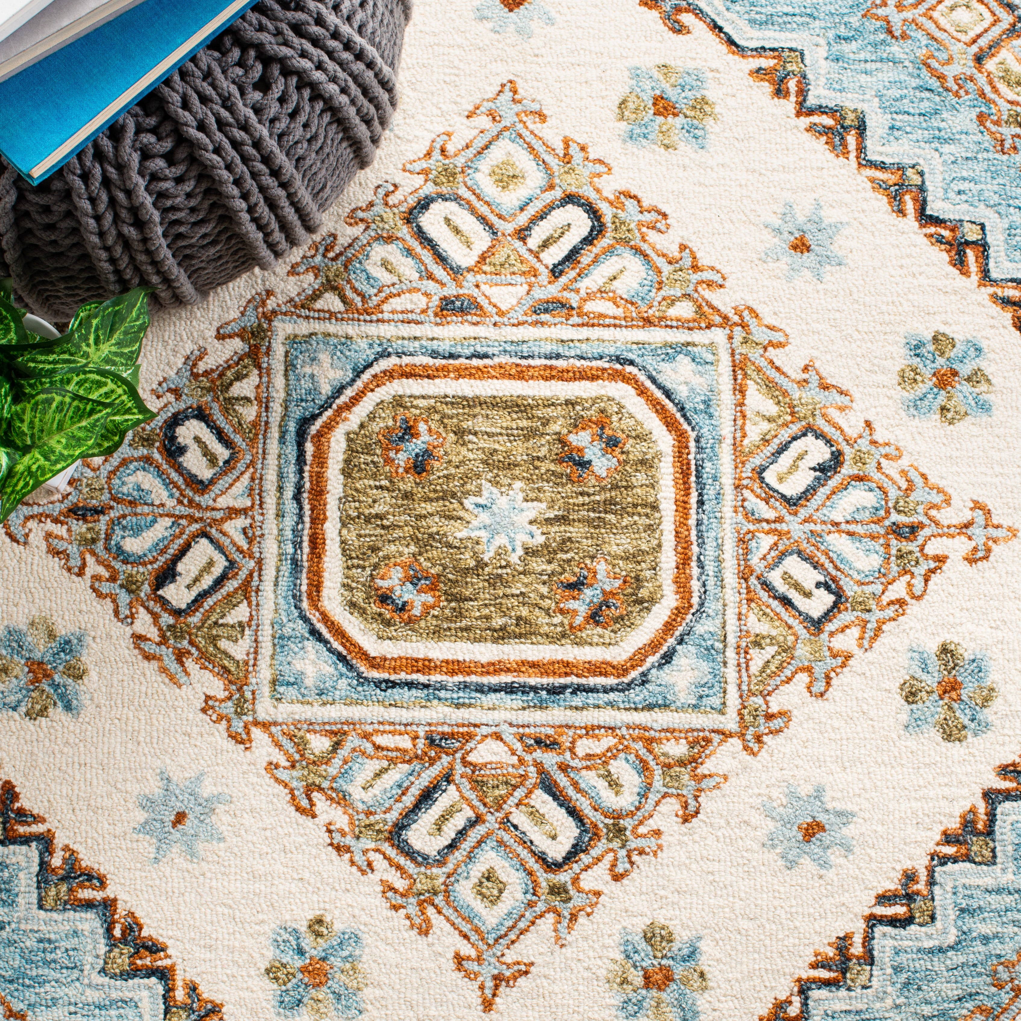 SAFAVIEH Capri Cletus Medallion Wool Area Rug, Ivory/Rust, 9' x 12'