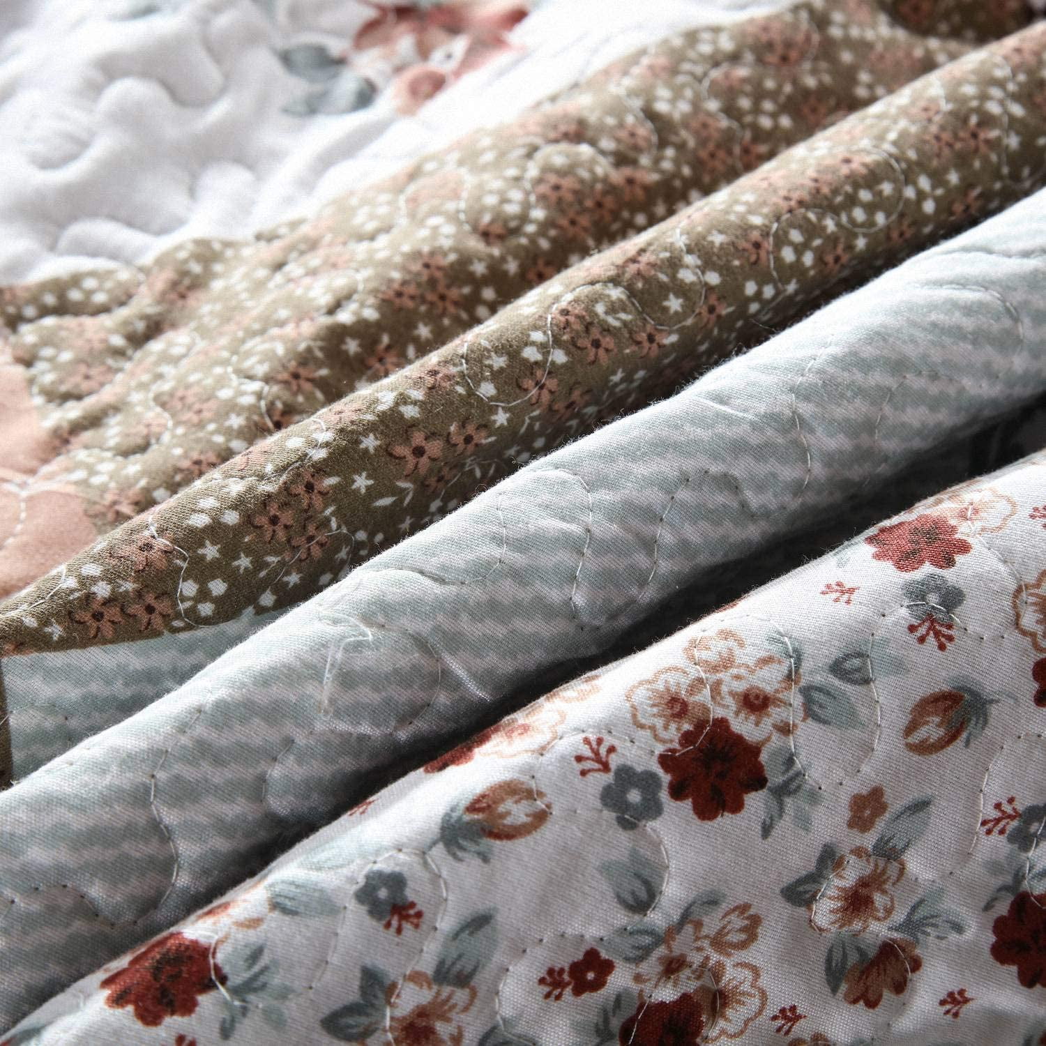 WannaToo Floral Bedding Set Mocha Rose Splicing Microfiber Double Stitching Quilts, King-Reversible