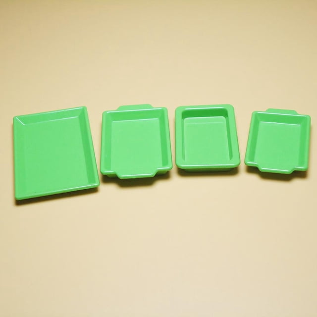 Bandeja decorativa Hugo 4 piezas 1:12 Verde