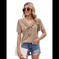 thumbnail image 1 of Blusas y Túnicas Informales de Corta con Cuello en V para Mujer, Grandes Caqui M, 1 of 9